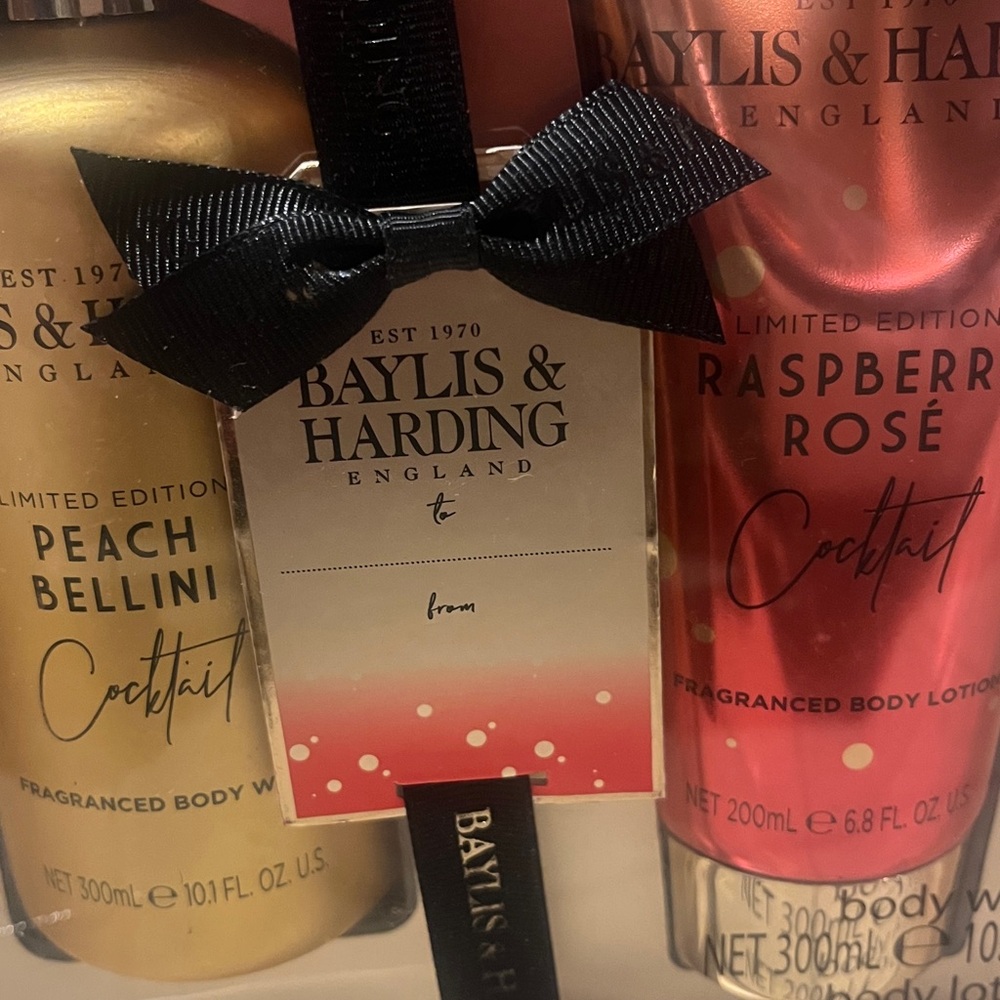 Peach Bellini and Raspberry Rose Gift Set NWT - Picture 4 of 6